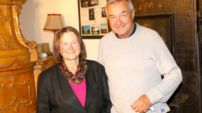 Obfrau Marlies Krause (am Foto mit Ehemann Günther) vom Kulturverein Hüttenberg-Norikum war es gelungen, das kongeniale Unterkärntner Musiker-Duo Arthur Ottowitz und Janez Gregoric für einen Auftritt zu gewinnen. 