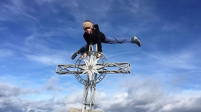 Eine Wanderung auf den Rappold hat Laura aus Gößnitz mit ihrer Schwester und Eltern an einem schönen Herbsttag unternommen. Die Belohnung für den Fußmarsch wartete in Form dieses gelungenen Fotos auf dem Gipfel.