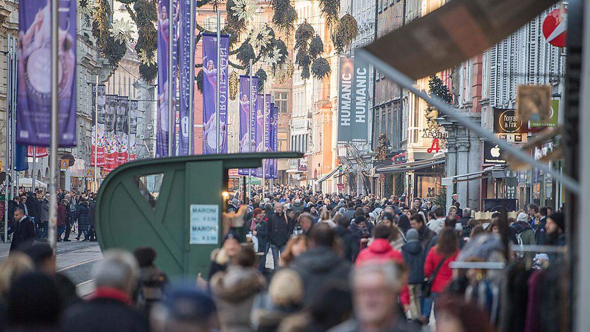 Menschenmassen in der Grazer Innenstadt