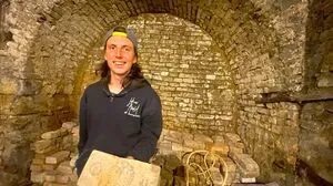 Lukas Arnold führt durch die Welt unter Wien