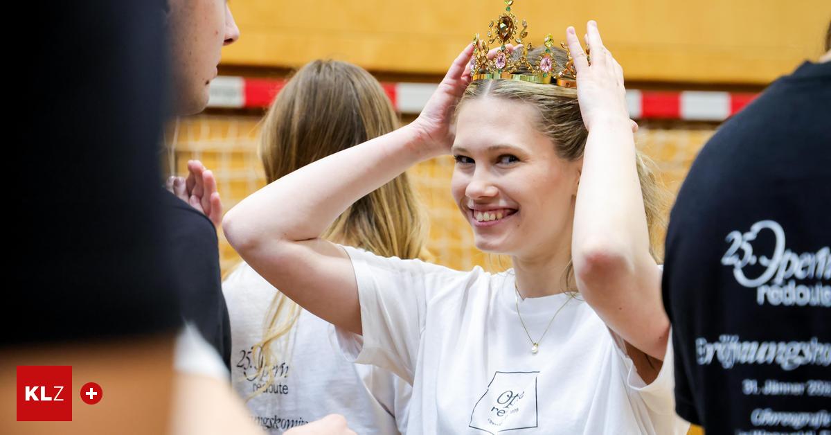 Er-ffnungskomitee-gekr-nt-Ihr-d-rft-euch-trotzdem-wie-Prinzessinnen-f-hlen-Diadem-bergabe-vor-der-Opernredoute