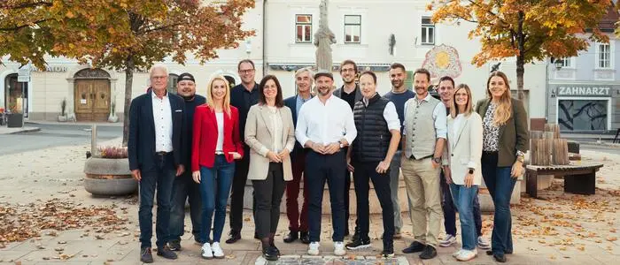Ein Gruppenfoto, aufgenommen an einem Herbsttag