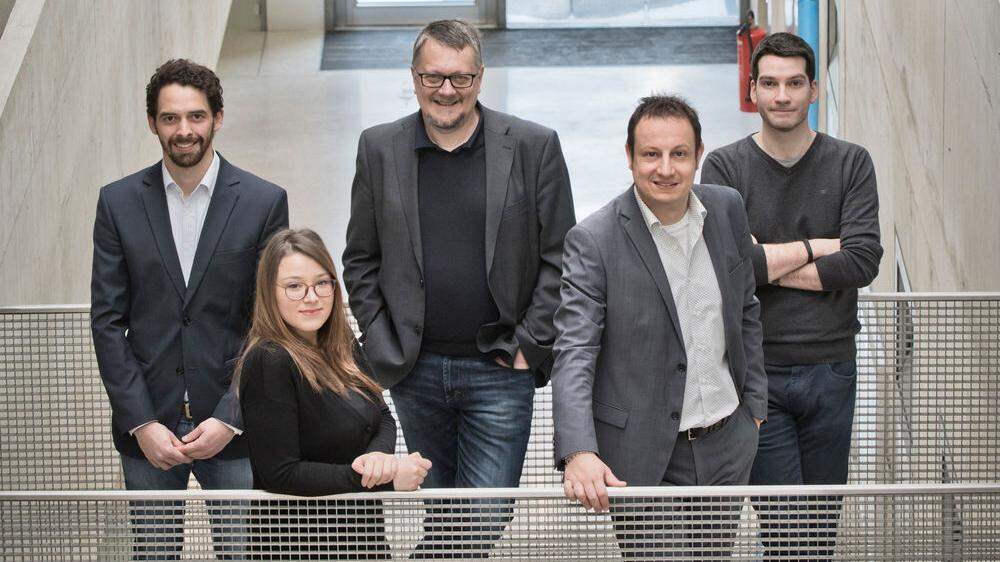 Das Team des neuesten CD-Labors der TU Graz (v.l.): Florian Klück, Nour Chetouane, Laborleiter Franz Wotawa, Bernhard Peischl und Martin Zimmermann