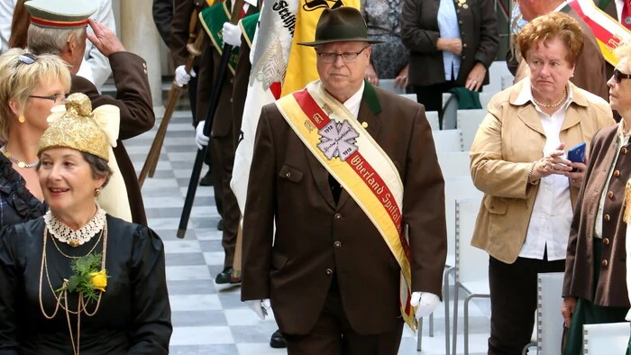 Doppelten Grund zum Feiern gab es am Sonntag für den Kärntner Abwehrkämpferbund im Rathaushof der Bezirkshauptstadt: