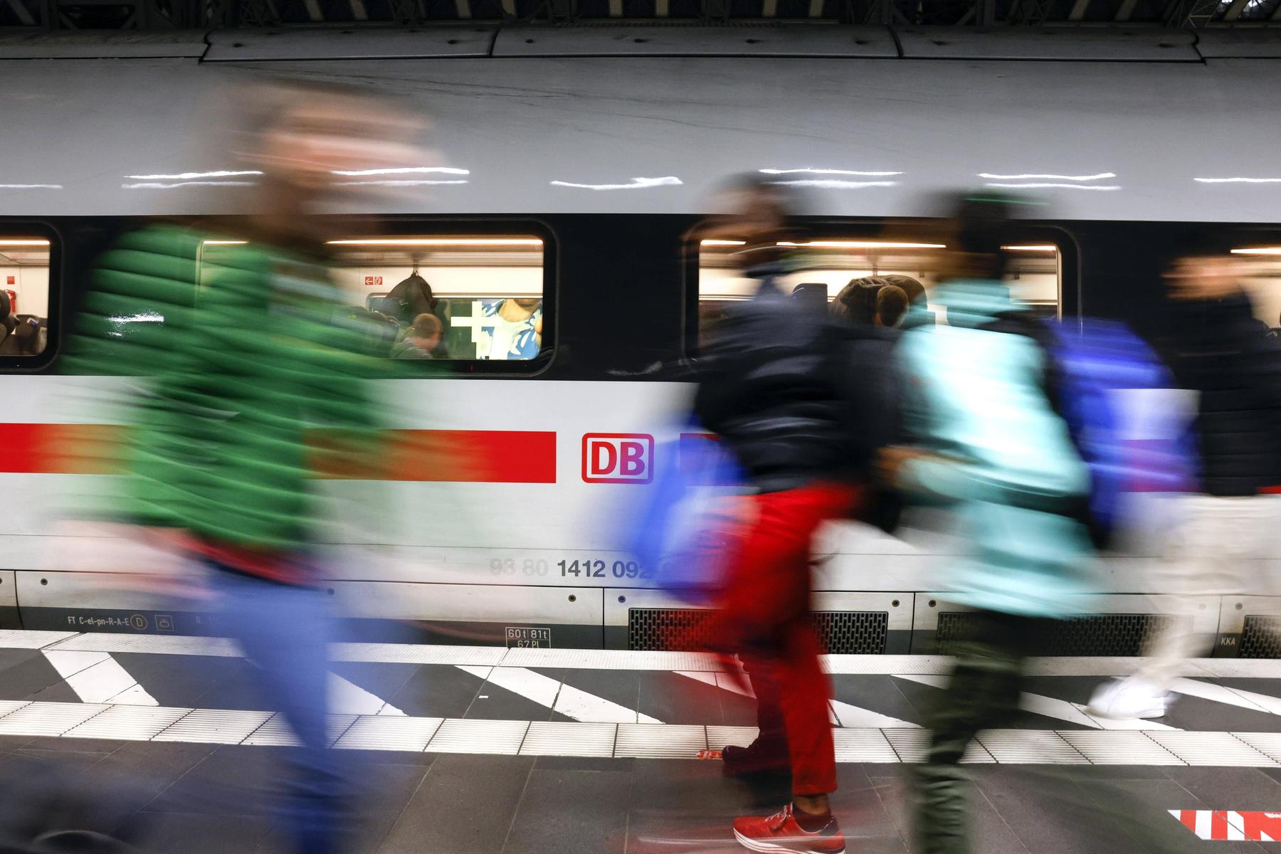 Deutsche Bahn plant nach Milliardenverlust Stellenkürzungen