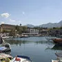 Der historische Hafen von Kyrenia mit der Burganlage im Hintergrund