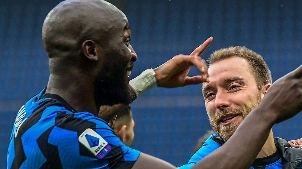 Inter Mailand um Top-Torjäger Romelu Lukaku (links) muss in Isolation