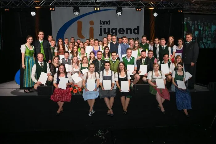 Im Rahmen der Veranstaltung wurden zudem die Goldenen Leistungsabzeichen an 55 Jugendliche aus der ganzen Steiermark, die sich durch großes ehrenamtliches Engagement und Leistungserbringung in den Bereichen Allgemeinbildung, Landwirtschaft &amp; Umwelt, Sport &amp; Gesellschaft, Kultur &amp; Brauchtum sowie Young &amp; International ausgezeichnet haben, verliehen.