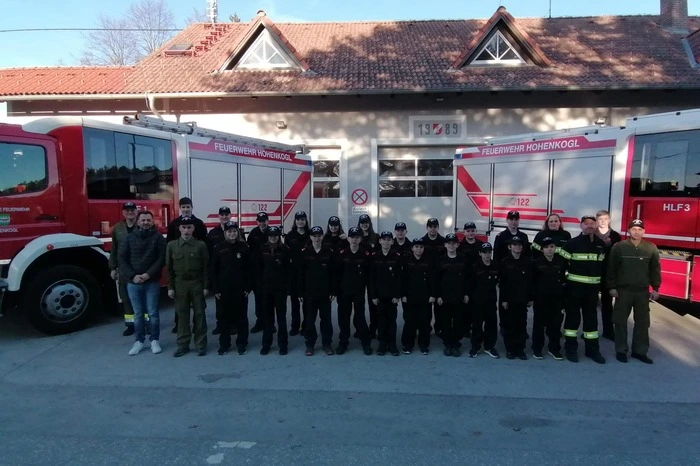 Fast alle Feuerwehren des Bezirks schickten Delegationen.