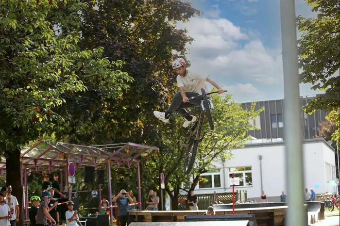Für die Kleinsten stand eine Hüpfburg zur Verfügung und es gab auch etwas zu gewinnen. 