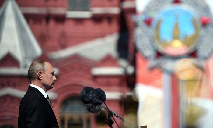 Wladimir Putin bei der Parade in Moskau