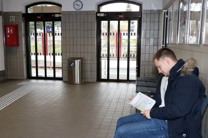 Alem Mešanović musste von Klagenfurt nach Villach. Es gab einen Zwischenstopp in Feldkirchen