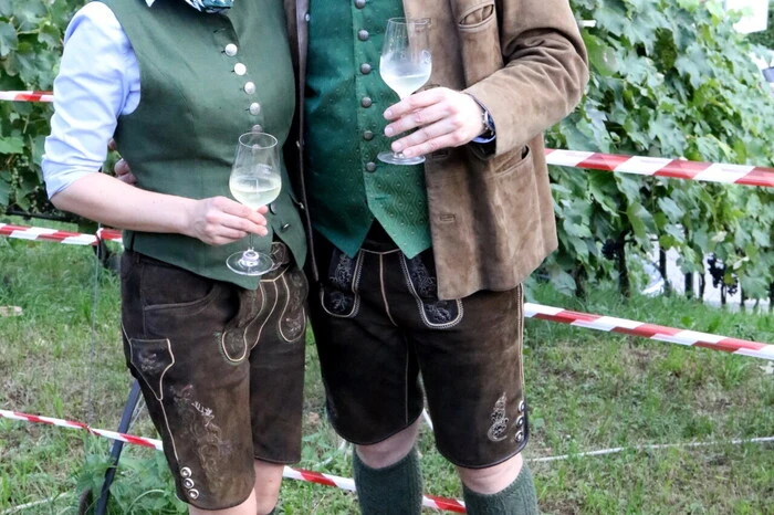 Neben edler Weine aus der Region bestand auch die Möglichkeit, Bauernschmankerln zu verkosten. 