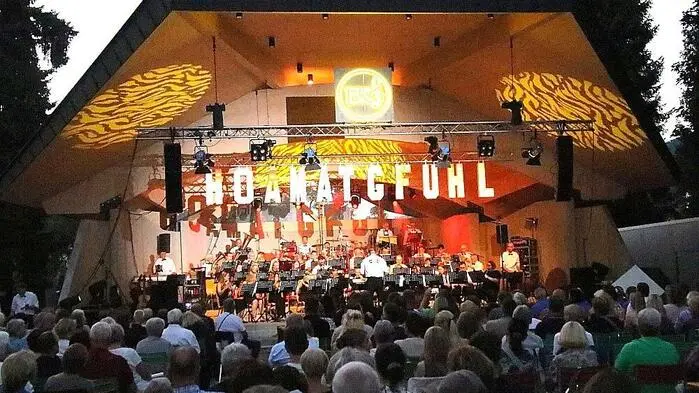 Ein traumhafter Sommerabend und der Stadtpark von Bärnbach gaben am Samstag einen herrlichen Rahmen für einen stimmungsvollen Abend ab.