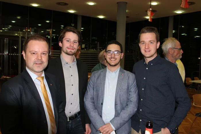 Klicken Sie sich durch die Bilder von Besuchern, Musikern und Solisten!