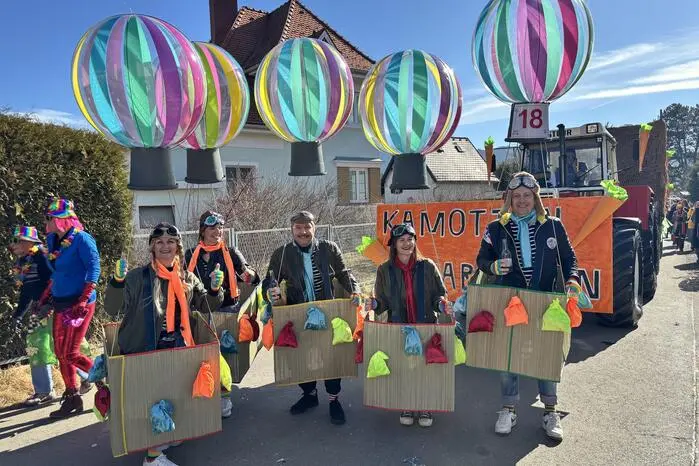  Von Bienchen und Außerirdischen über große und kleine Piraten und Clowns bis hin zu Heißluftballons, Windrädern und Überwachungskameras – die Kreativität der Trofaiacher Faschingsnarren kannte bei den Kostümen keine Grenzen.