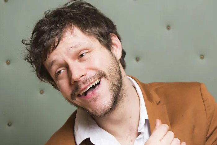 Effi aka Thomas Petritsch hat die Musik im Blut. Mit seinem Projekt Granada trifft er den Zeitgeist hervorragend - volle Konzertsäle von Österreich bis Deutschland belegen dies eindrucksvoll. Hier gehts es zur Abstimmung. Nur noch bis zum 31. Dezember.