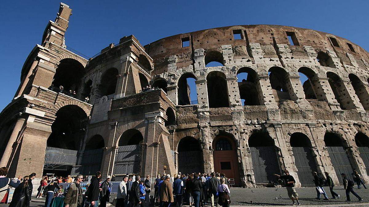 Zwei Brüder in Gladiatoren-Kostümen verlangten für Fotos 500 Euro von Touristen