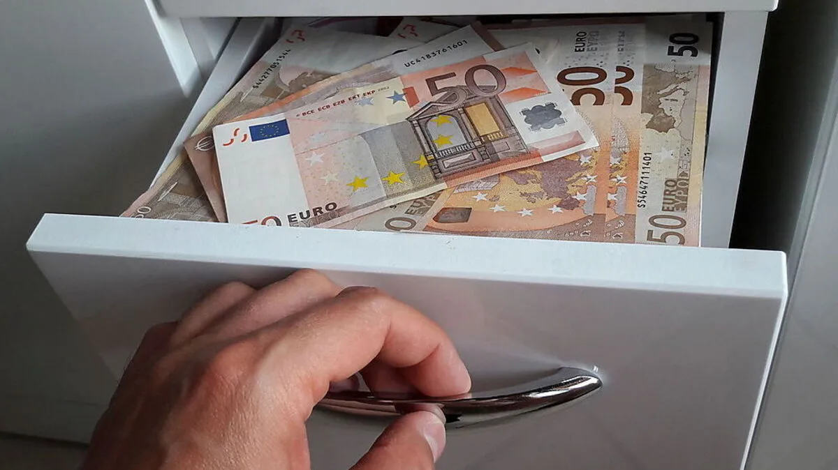 Der Pfleger entwendete 7000 Euro