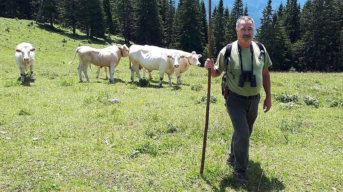 Gregor Kuhn verbringt den Sommer mit 122 Kühen auf der Alm