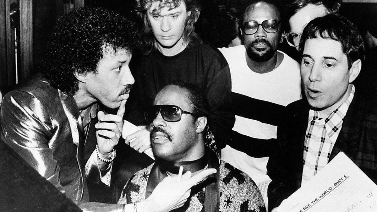 Lionel Richie, Daryl Hall, Quincy Jones, Paul Simon, Stevie Wonder