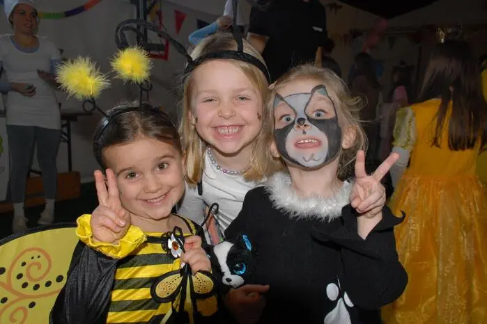 Es gab Geschicklichkeitsspiele, Animationen für die Kinder und Kinderschminken.