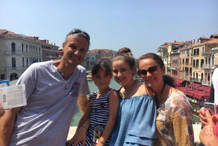 Hartmut Graf mit Gattin, Tochter und seiner Nichte in Venedig ... 