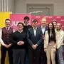 Der neue Vorsitzende der Junos Gabriel Gosch (hintere Reihe, 2. v. r.) und seine Stellvertreterin Marie Gollob (vordere Reihe, 2. v. r.)