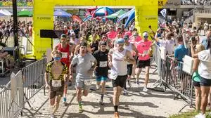 Christian Hoffmann (links außen) ließ weitaus jüngere Teilnehmer hinter sich