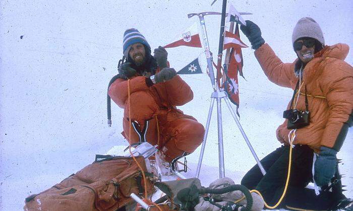 Die ersten Österreicher auf dem Gipfel: Wolfgang Nairz, Robert Schauer und Horst Bergmann