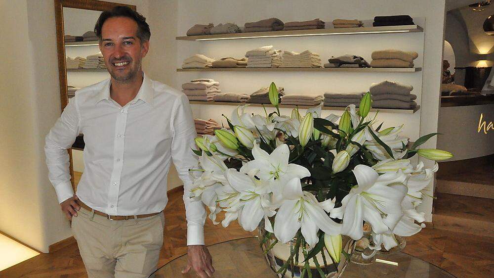 Peter Harrys-Fedyniak hat gestern „Mode Harrys“ in der Johann-Offner-Straße 2 neu eröffnet