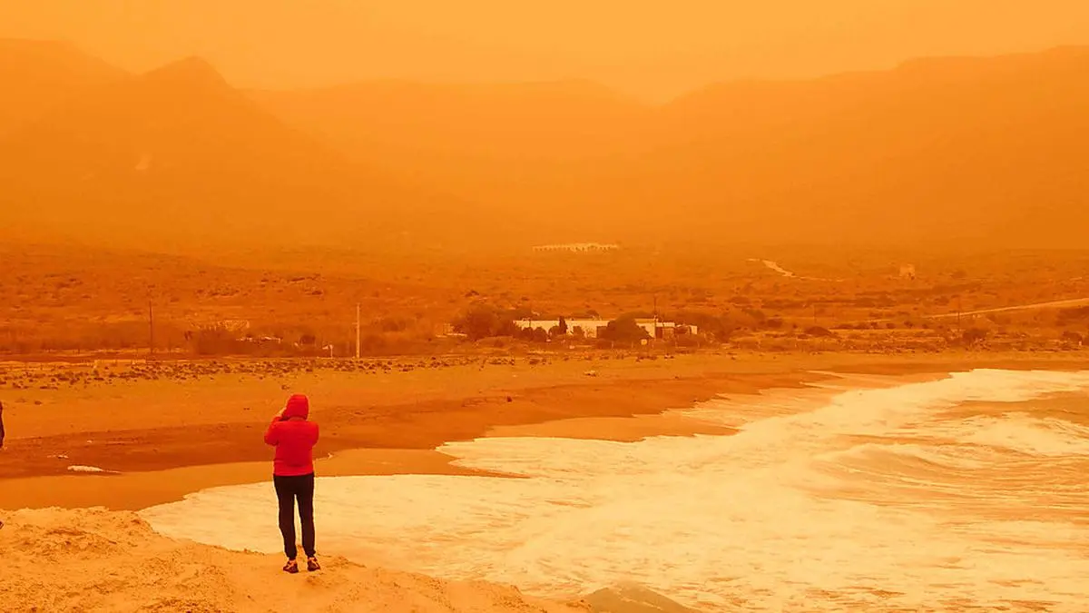 Spanien, Andalusien: Eine Wolke aus Saharastaub zieht gen Norden