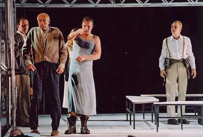 Heinz Trixner im Stück „Das Dorf an der Grenze“
