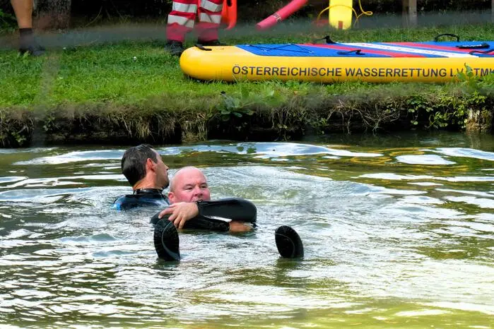 Neben der Feuerwehr präsentierten sich das Rote Kreuz, die Polizei, die Wasserrettung, die Bergrettung sowie zahlreiche Unternehmen aus der Region.