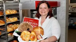 Monika Sommer ist für ihre bäuerliche Backkunst bekannt und mehrfache Landessiegerin