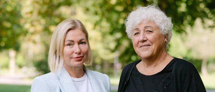 Olga (links) und Helga (rechts) verbindet eine tiefe Freundschaft