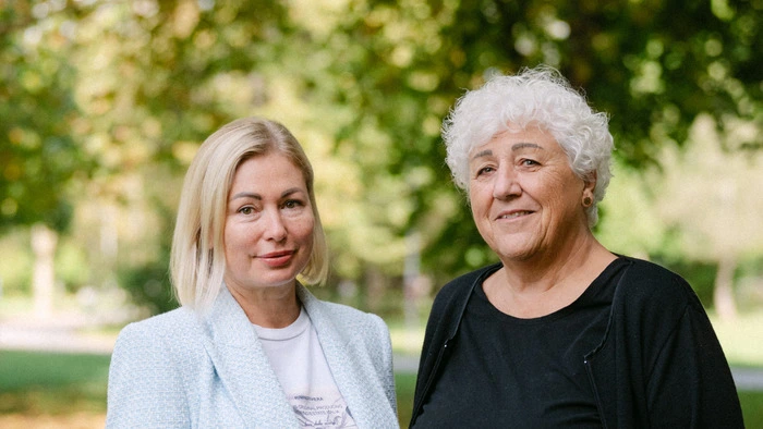 Olga (links) und Helga (rechts) verbindet eine tiefe Freundschaft