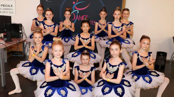 Der Dance Contest ist ein multikulturelles Event und lockt tanz- und gesangbegeisterte Jugendliche jeder Alterstufe in den Stadtsaal.  
