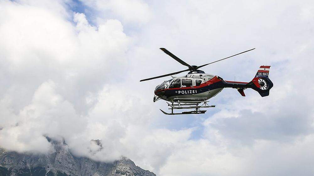 Auch ein Hubschrauber des Innenministeriums war im Einsatz