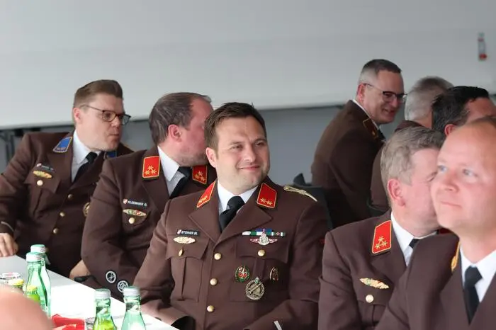 Insgesamt gab es 1752 Einsätze mit 28.578 Einsatzstunden, 8492 Tätigkeiten und 1193 Übungen, was rund 170.000 Stunden ehrenamtliche Arbeit ergibt.
