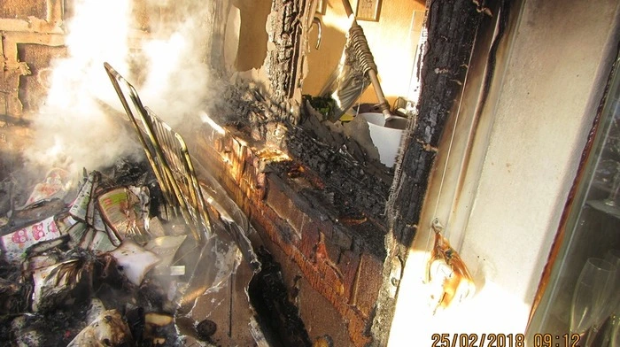 Der Brand wurde höchstwahrscheinlich von einer Grabkerze verursacht.
