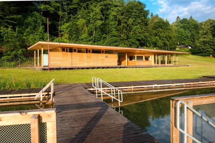 Ein multifunktionales Bauwerk am Aichwaldsee bietet die notwendige Infrastruktur 