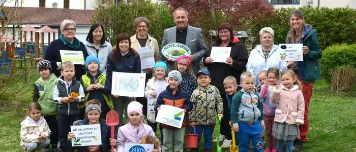 Alle fünf Kindergärten der Klima- und Modellregion Gnas – St. Peter – Deutsch Goritz wurden mit der „NATURimGARTEN“–Plakette ausgezeichnet