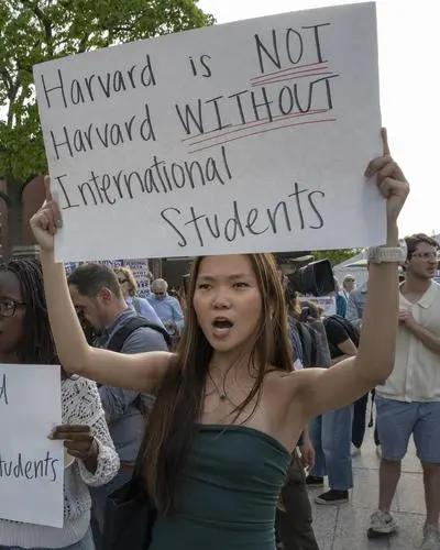Tausende Studenten demonstrierten gegen die Maßnahmen