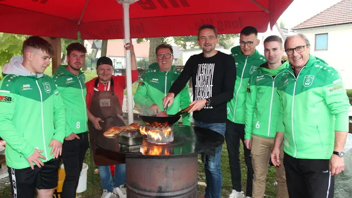 Auch der Sportverein verwöhnte die Gäste.