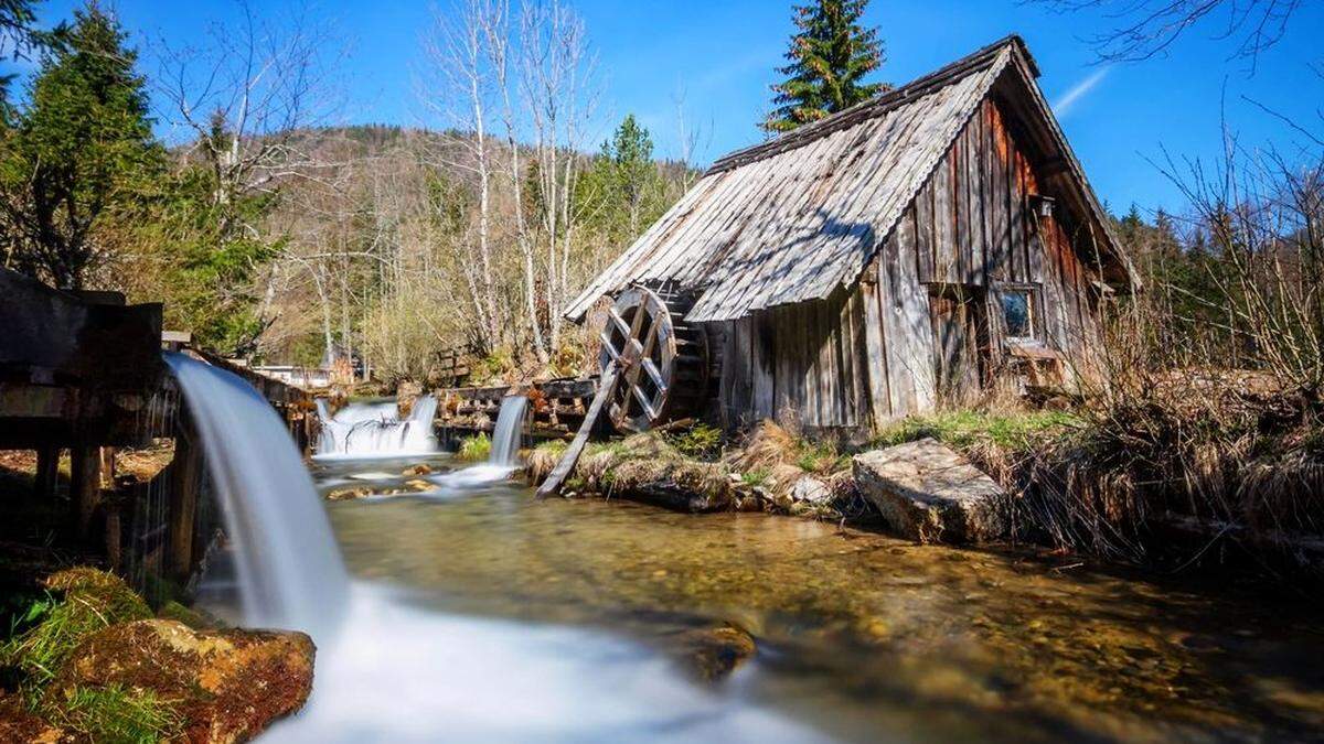 Vor allem die Zahl der alten Kleinstanlagen zur Wasserkraftnutzung variiert stark