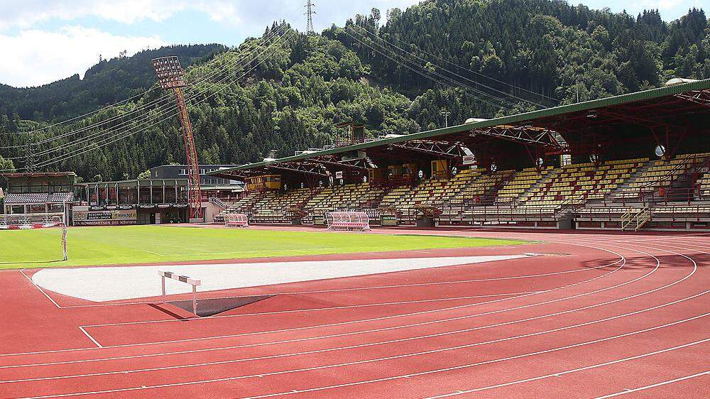 Der Gottesdienst findet im Franz-Fekete-Stadion statt
