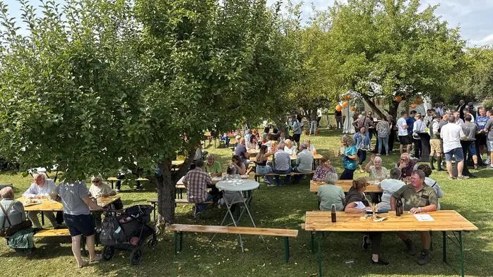 Ein Besuchererfolg wurde das 1.Burgauer Bahnhof-Gassl-Fest, ...