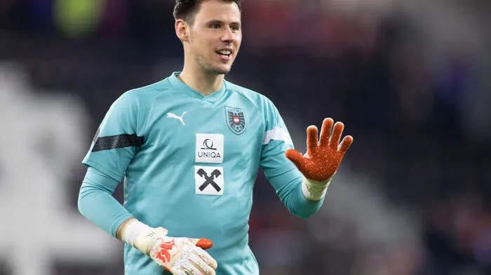 Heinz Lindner: 3 Wurde von den Esten über 90 Minuten kaum geprüft und war beim Gegentor chancenlos. Ansonsten wirkte der Legionär des FC Sion mit dem Ball am Fuß sicher und machte keine Fehler