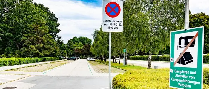 Für diesen Abschnitt gilt in der Nacht ein Halte- und Parkverbot